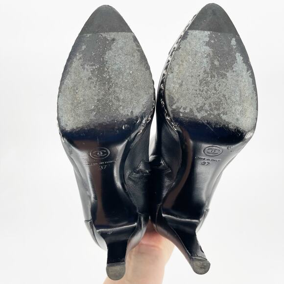 Chanel Black Lambskin CC Cap Toe Chain Detail Knee High Heel Boot size EU 37 - Picture 9 of 16